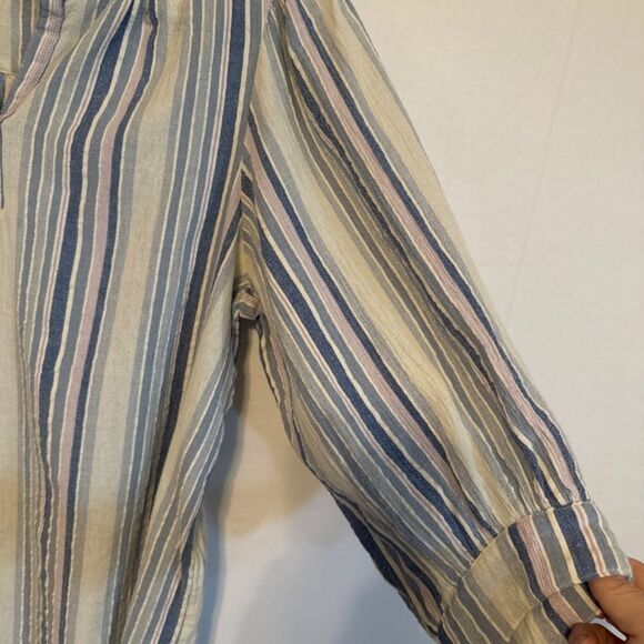 Chaps top small white, blues, lavender - Picture 4 of 4